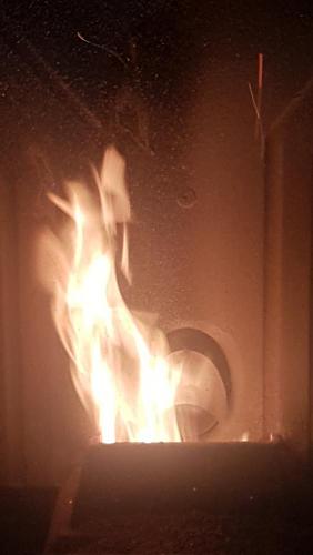 Olor a madera quemada en ropa y toda la casa-fuego-suciedad-cristal-2.jpg
